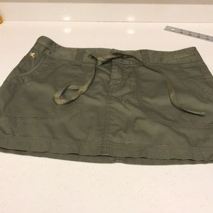 🎁 3/25 Olive green mini skirt express